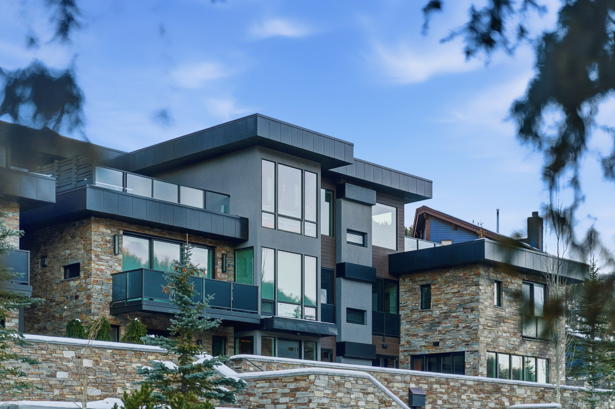 ROUNDABOUT - Residential