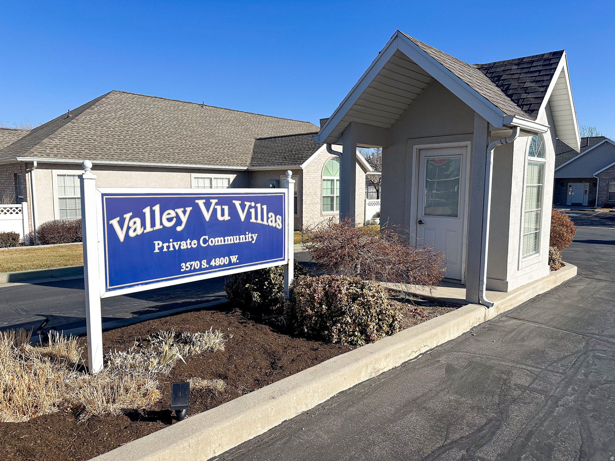 VALLEY VU VILLAS - Residential