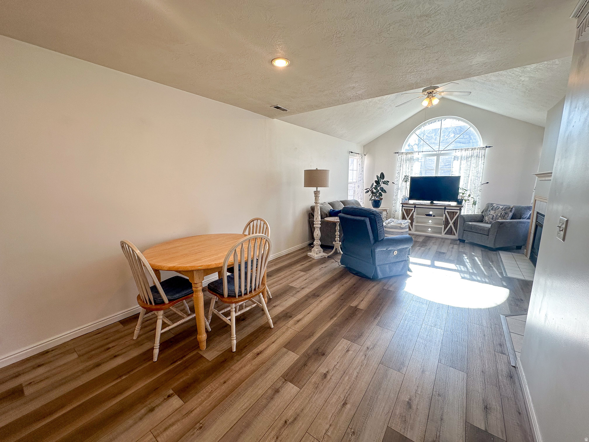 VALLEY VU VILLAS - Residential