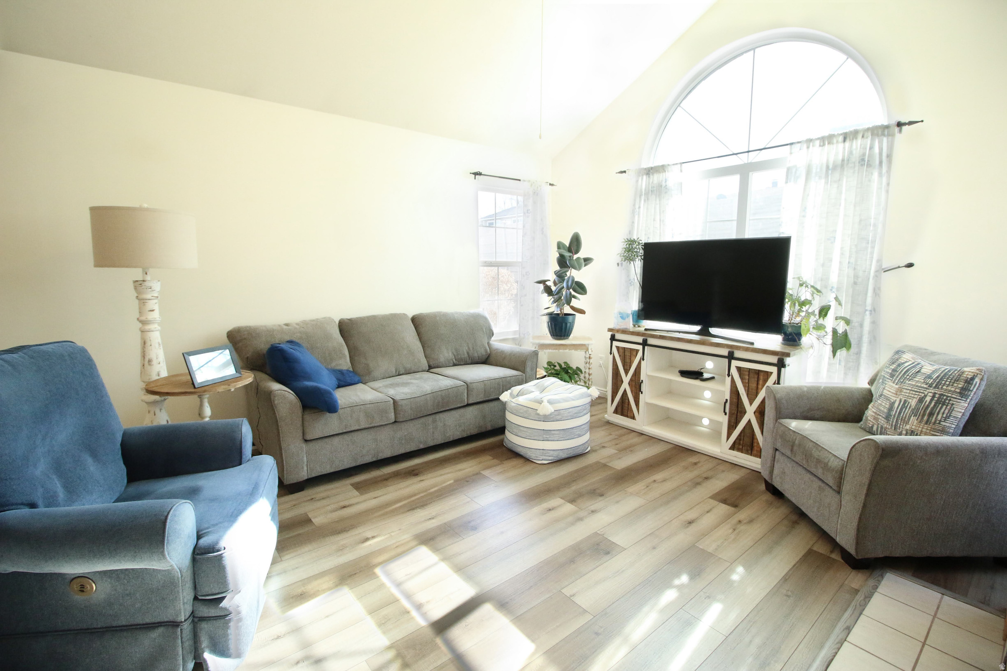 VALLEY VU VILLAS - Residential