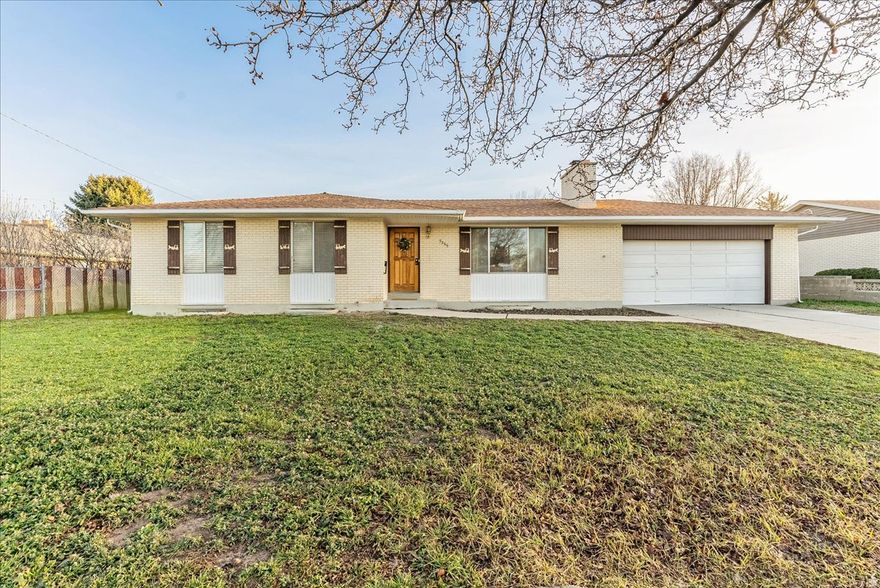 Welcome to this beautifully removated brick home!  This spacious property offers five generourly sized bedrooms and has been completely updated with all new appliances, fresh flooring and new vanities and fixutures with elegant fold finishes.  Enjoy sleek laminate in the main areas and plush new carpeting in the bedrooms.  Outside, you'll find a large, fenced-in backyard  - perfect for relaxing or entertaining.  Don't miss your chance - schedule your showing today!