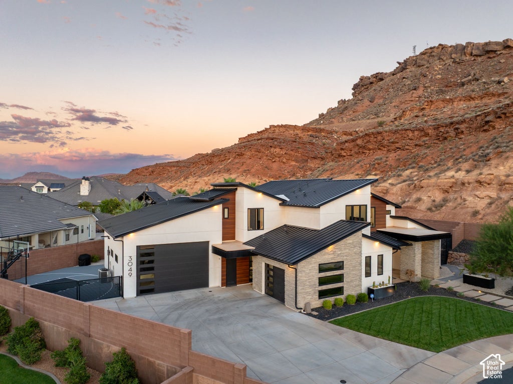 Photo of 3049 E SILVER BEECH CIR, Saint George, UT 84790 (MLS # 2193275)