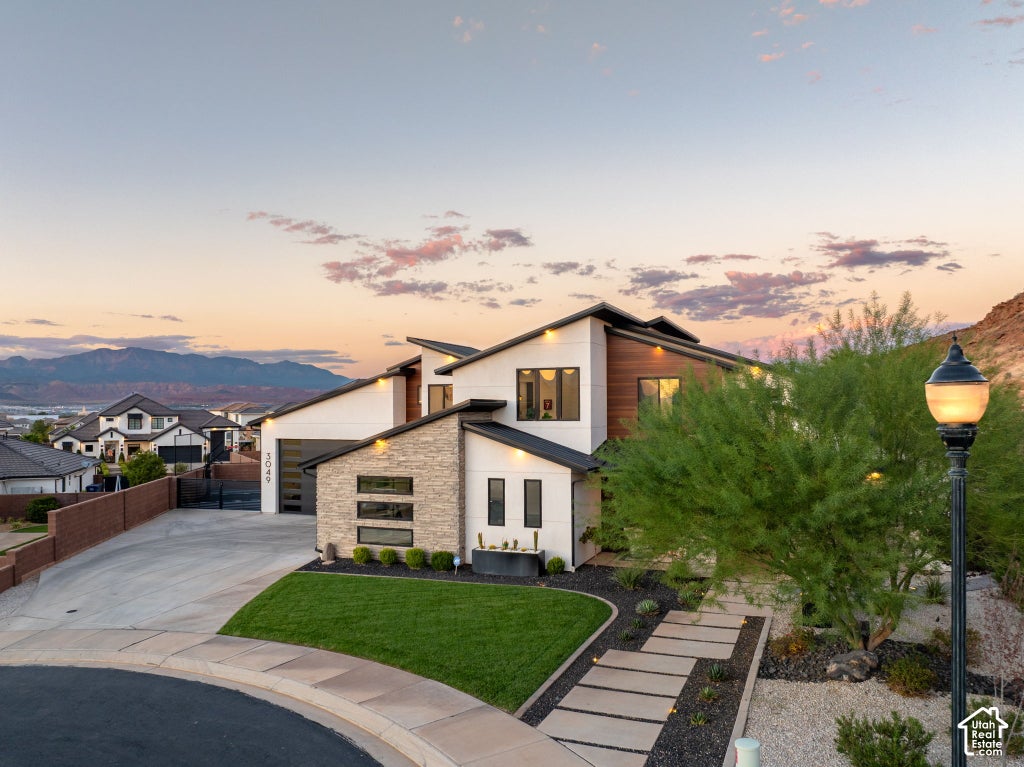 Photo of 3049 E SILVER BEECH CIR, Saint George, UT 84790 (MLS # 2193275)