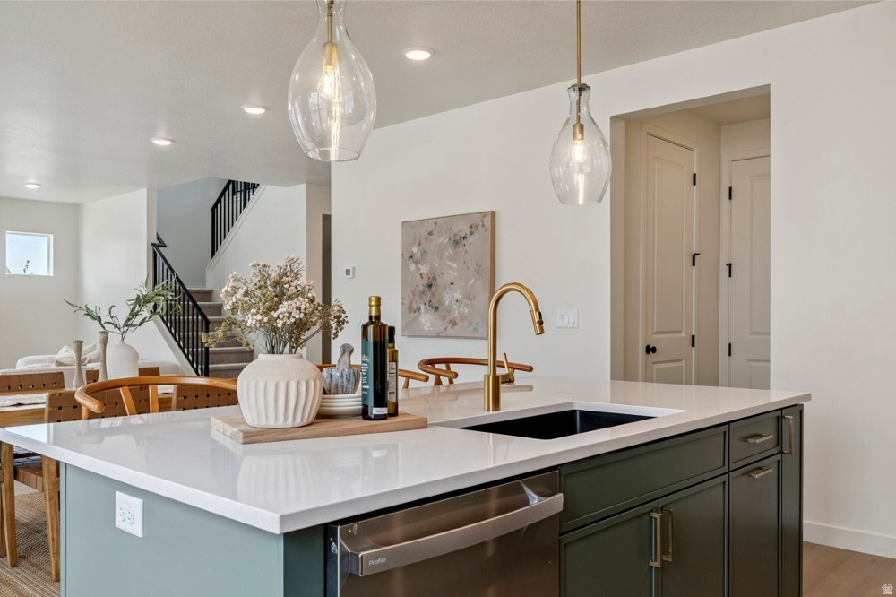 EASTRIDGE PARK - Residential