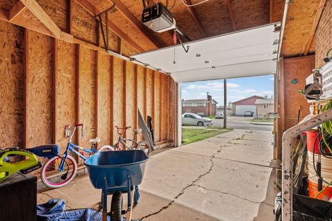 Tiny photo for 488 N FERN DR E, Clearfield, UT 84015 (MLS # 2146293)