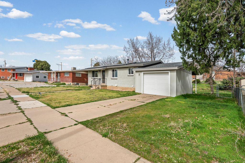 Photo of 488 N FERN DR E, Clearfield, UT 84015 (MLS # 2146293)