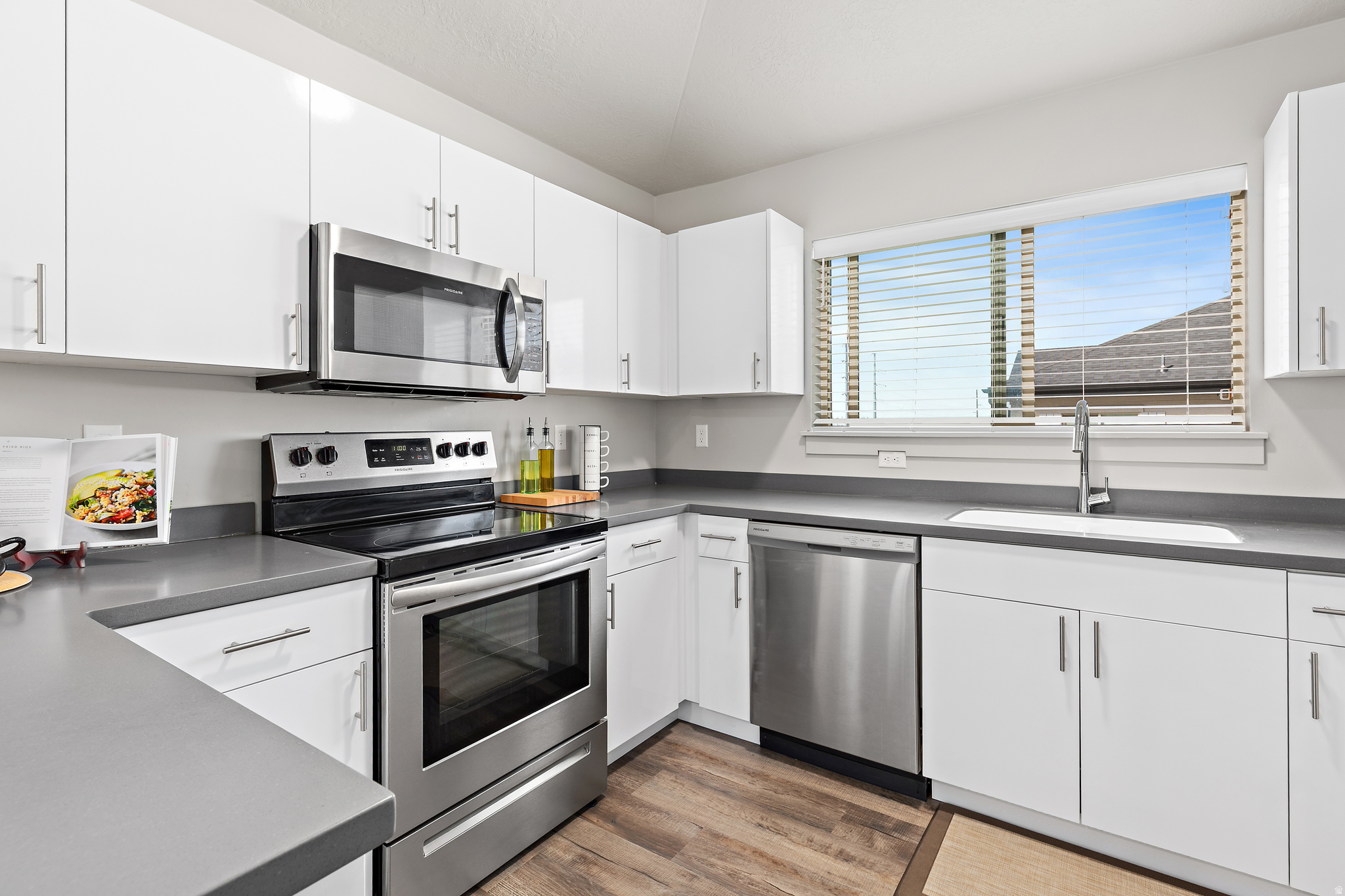 SPRING CREEK - Residential