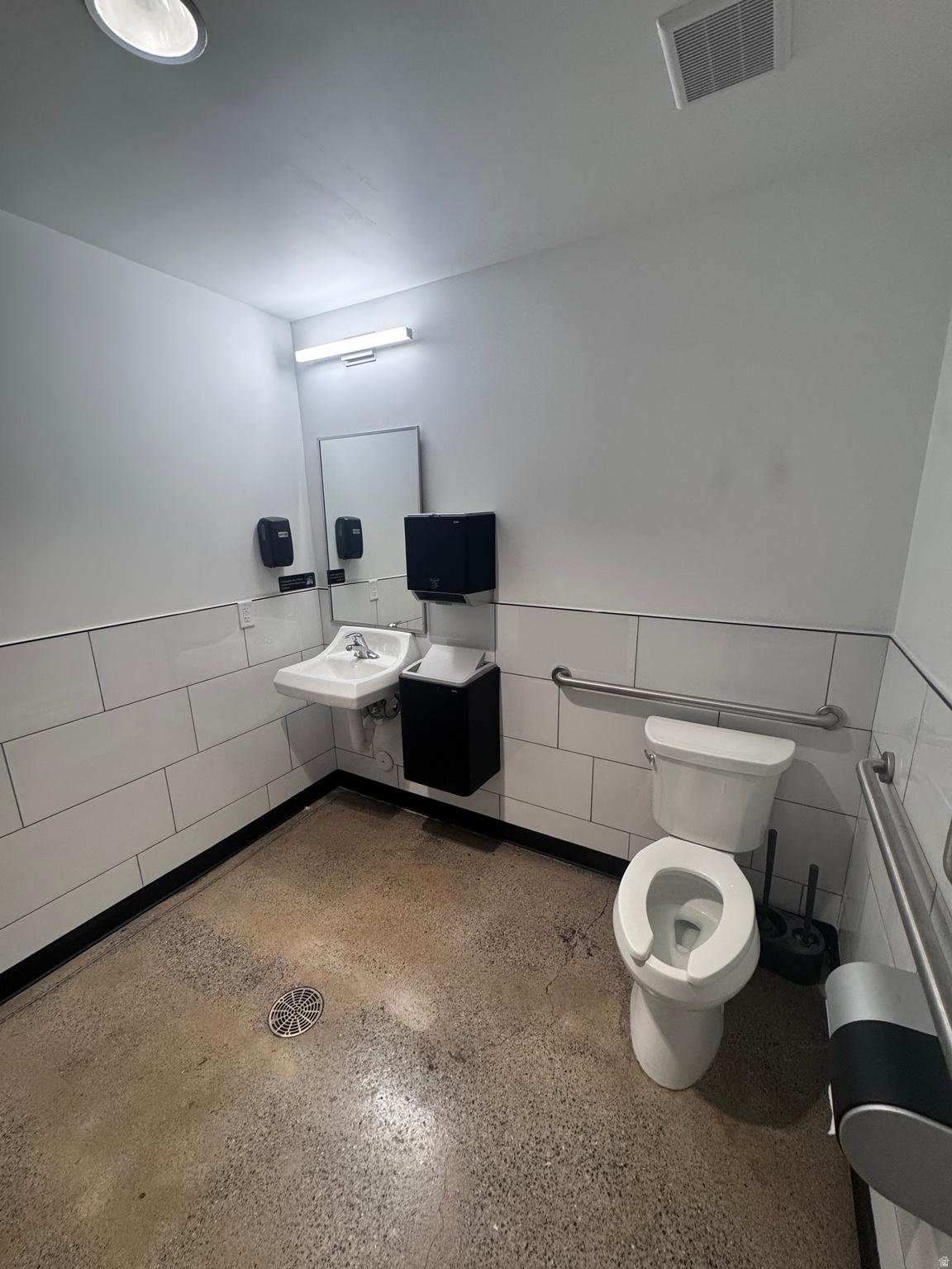 THE YARD - Commercial Lease