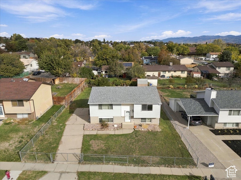 Photo of 5250 W BEGONIA CIR, West Jordan, UT 84081 (MLS # 2192237)