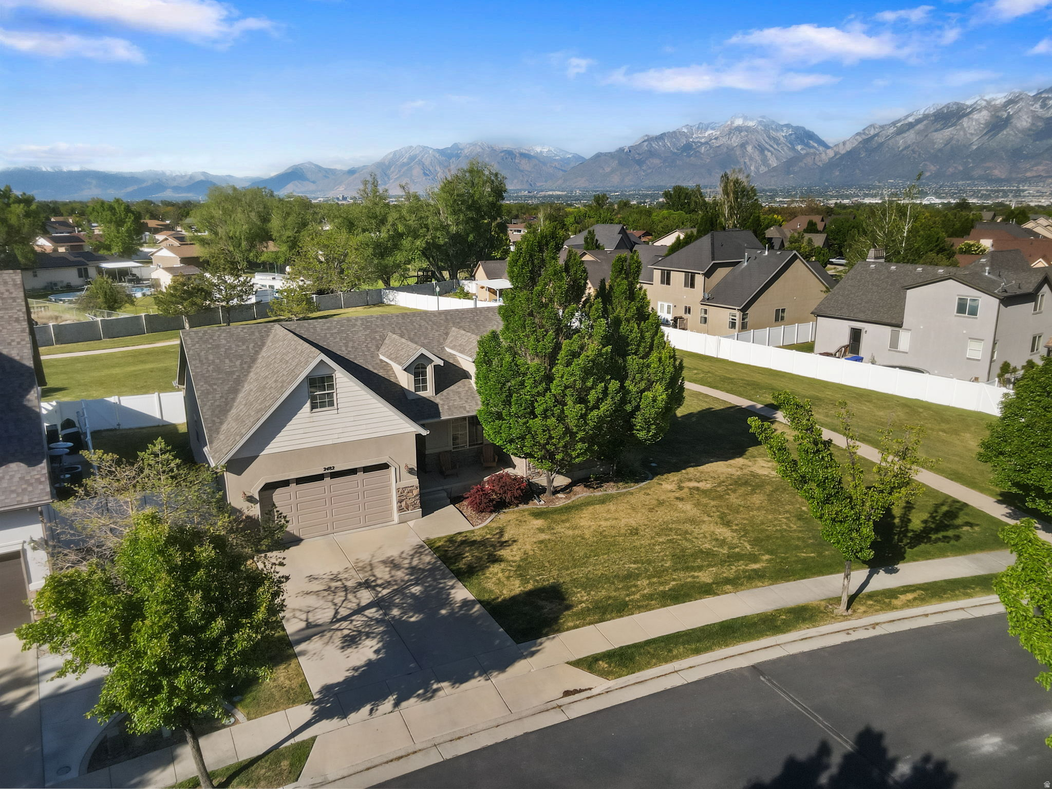 COUNTRY VIEW - Residential