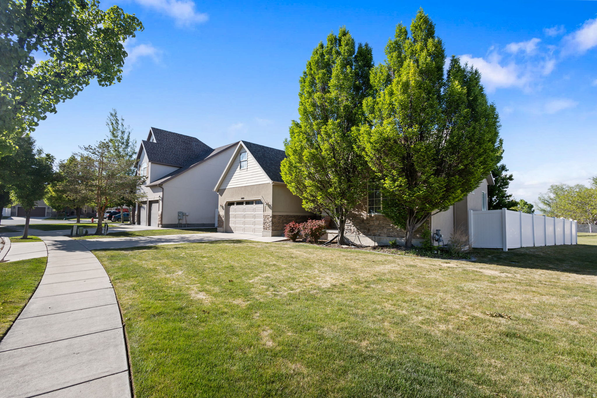 COUNTRY VIEW - Residential