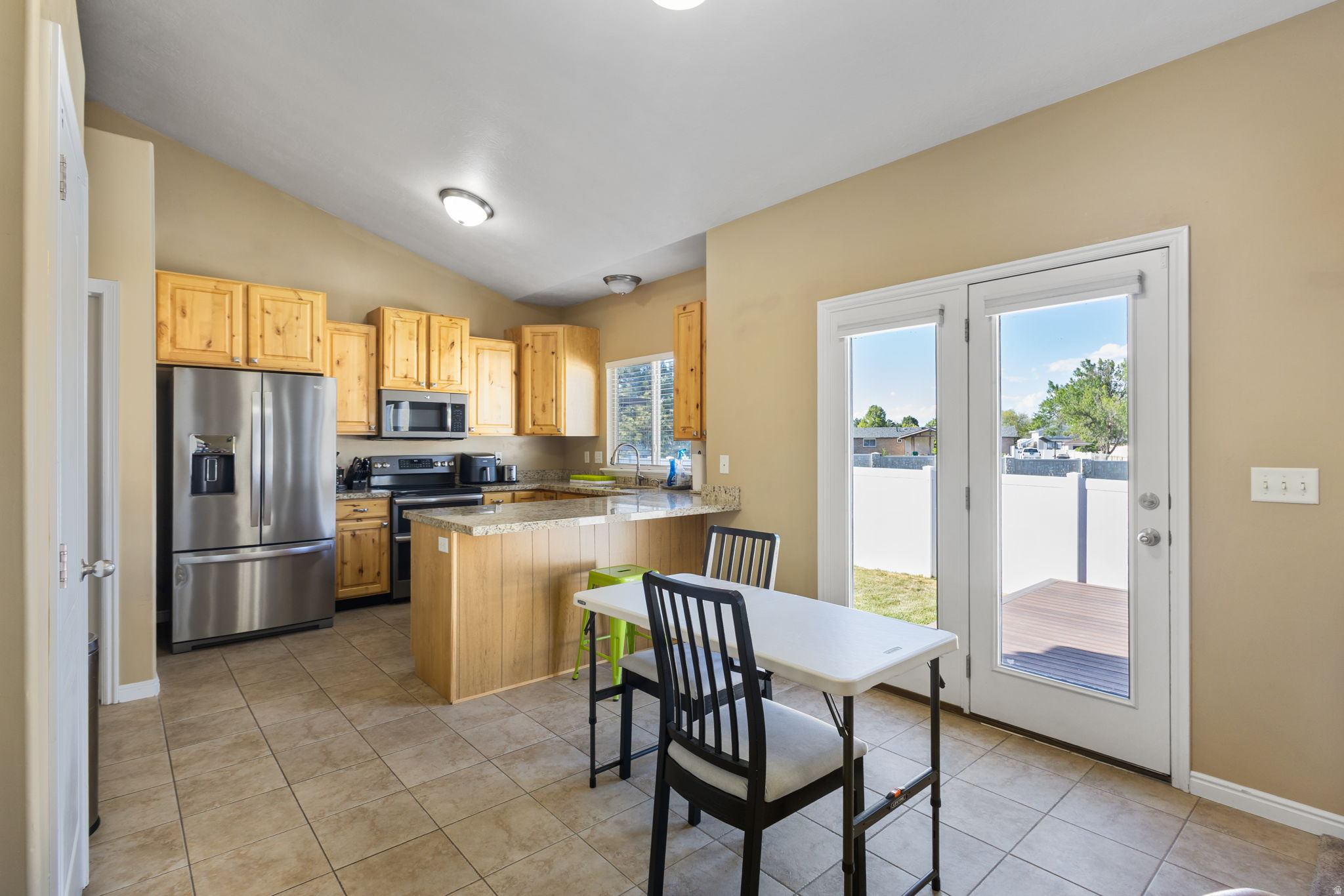 COUNTRY VIEW - Residential
