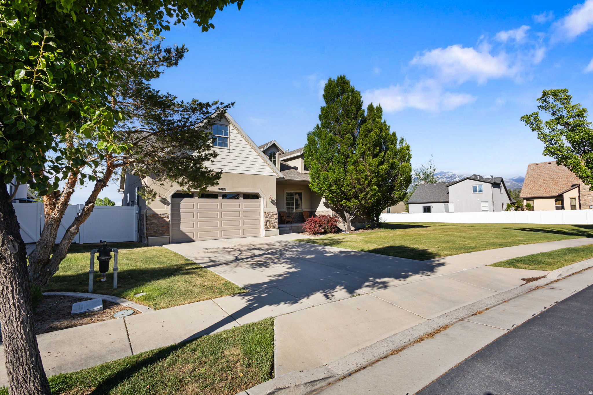 COUNTRY VIEW - Residential