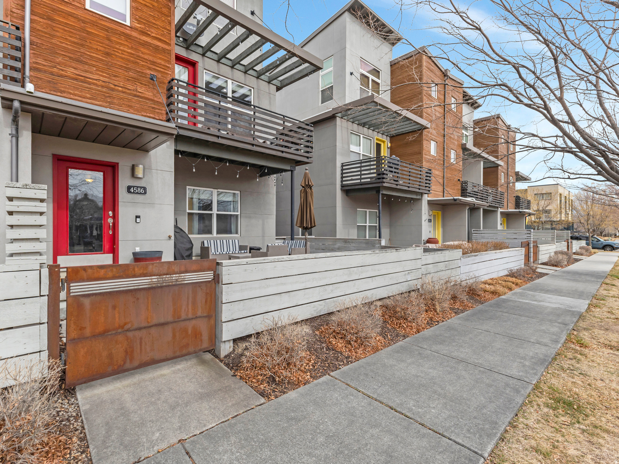 DAYBREAK - Residential