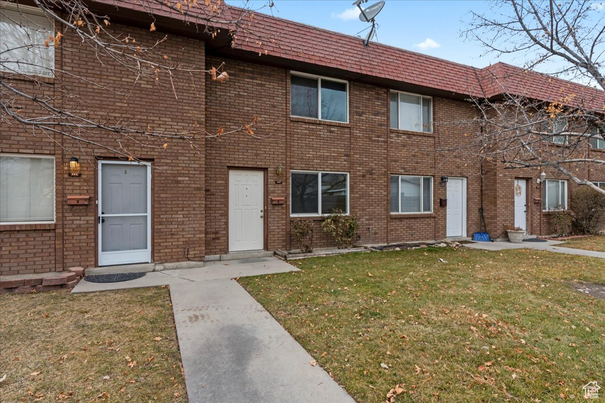 This is an affordable condo in the heart of Orem. The home is in great condition, vacant & ready to move in! The HOA is regarded by the seller as reasonable and respectful. The roof was recently replaced, and the flooring has been updated. Please call or text the Agent with any questions!