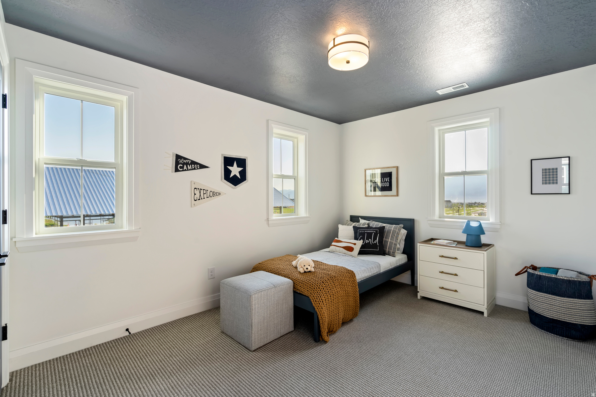 DAYBREAK - Residential