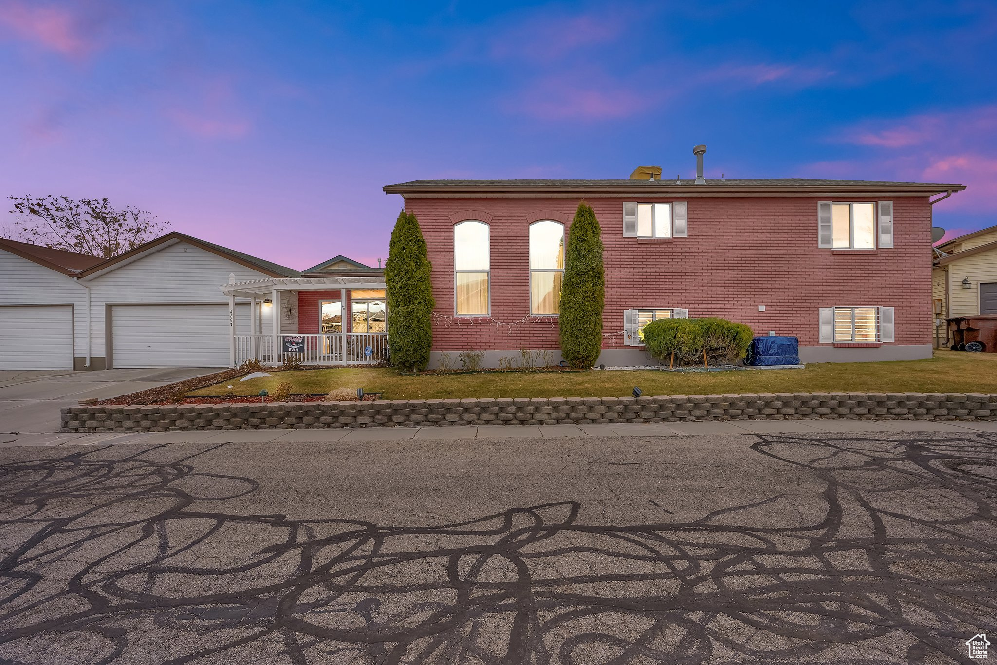 4697 W Woodcutter Ln, West Valley City, Utah image 1