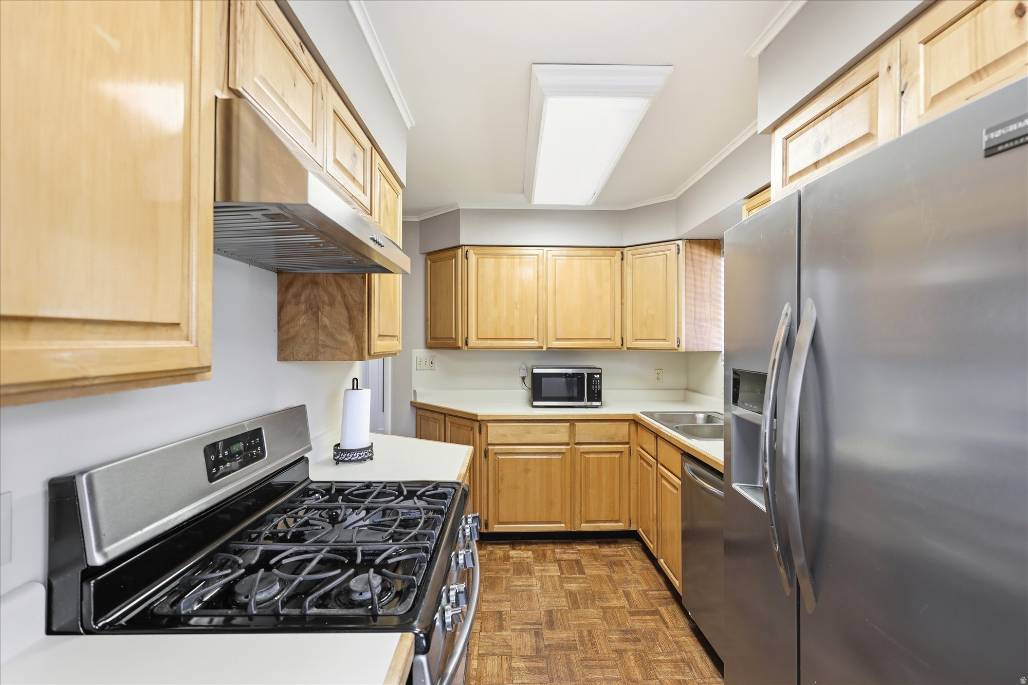 COUNTRY CLUB HTS - Residential
