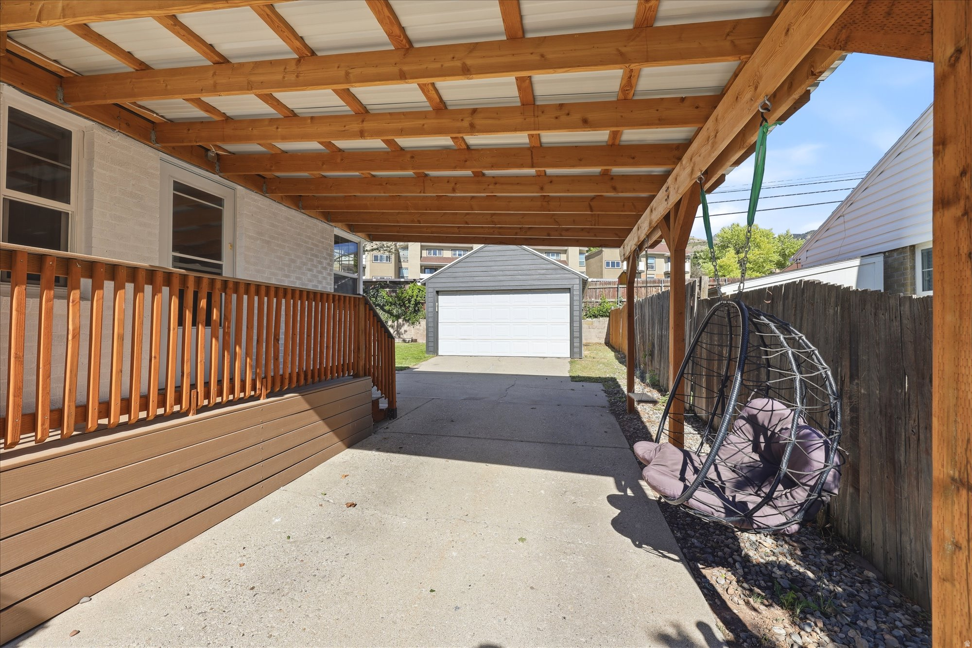 COUNTRY CLUB HTS - Residential