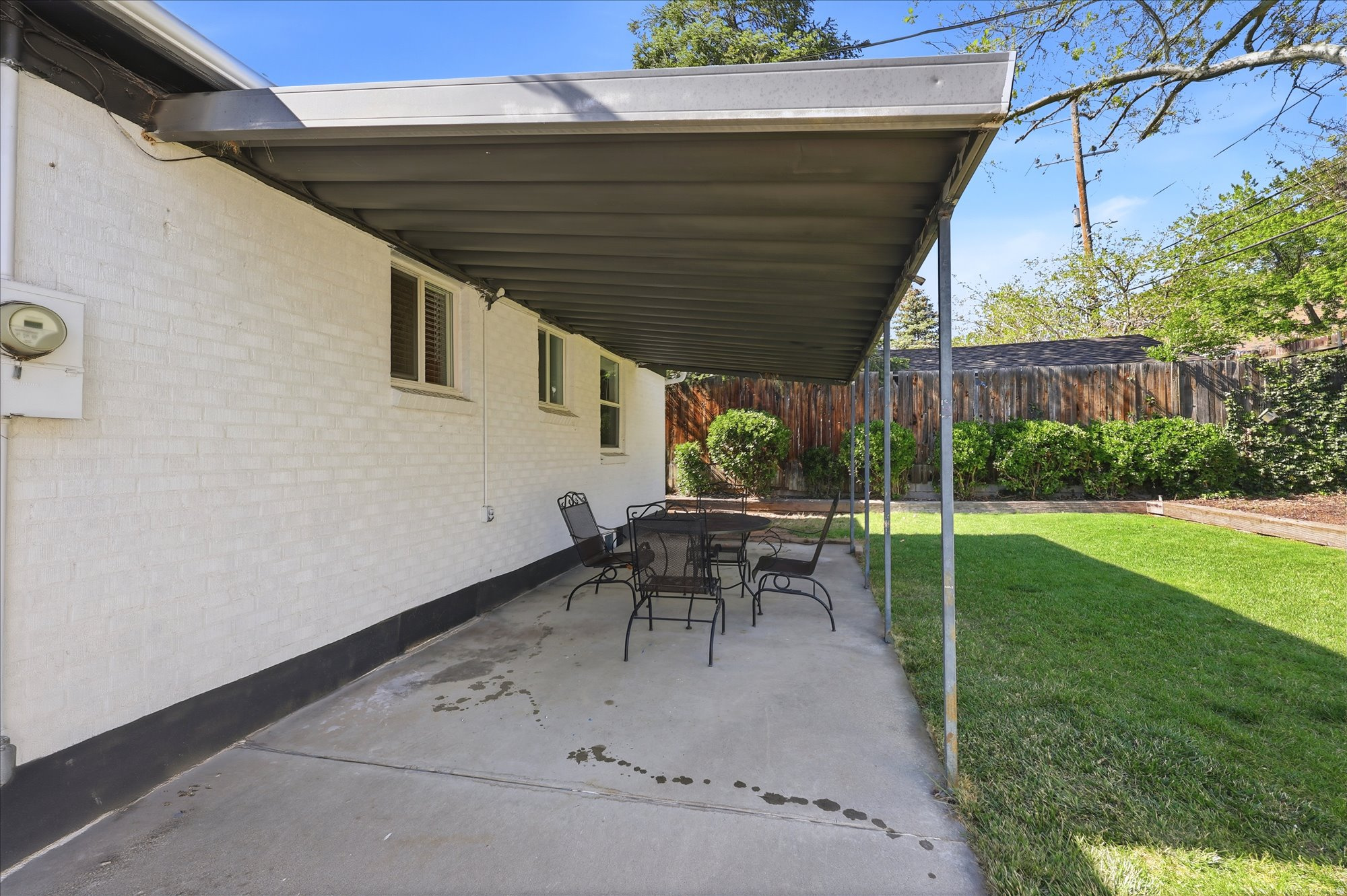 COUNTRY CLUB HTS - Residential