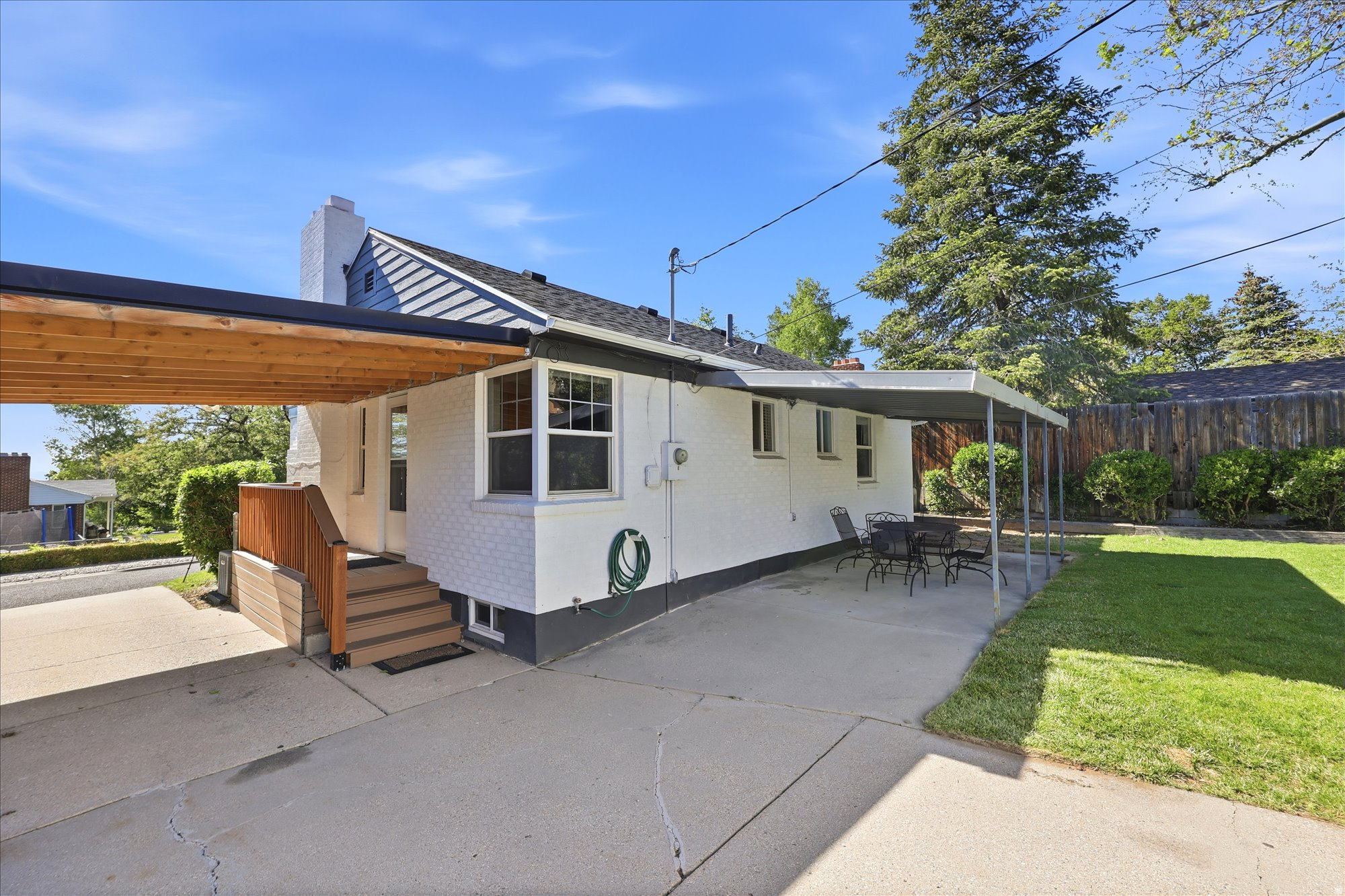 COUNTRY CLUB HTS - Residential