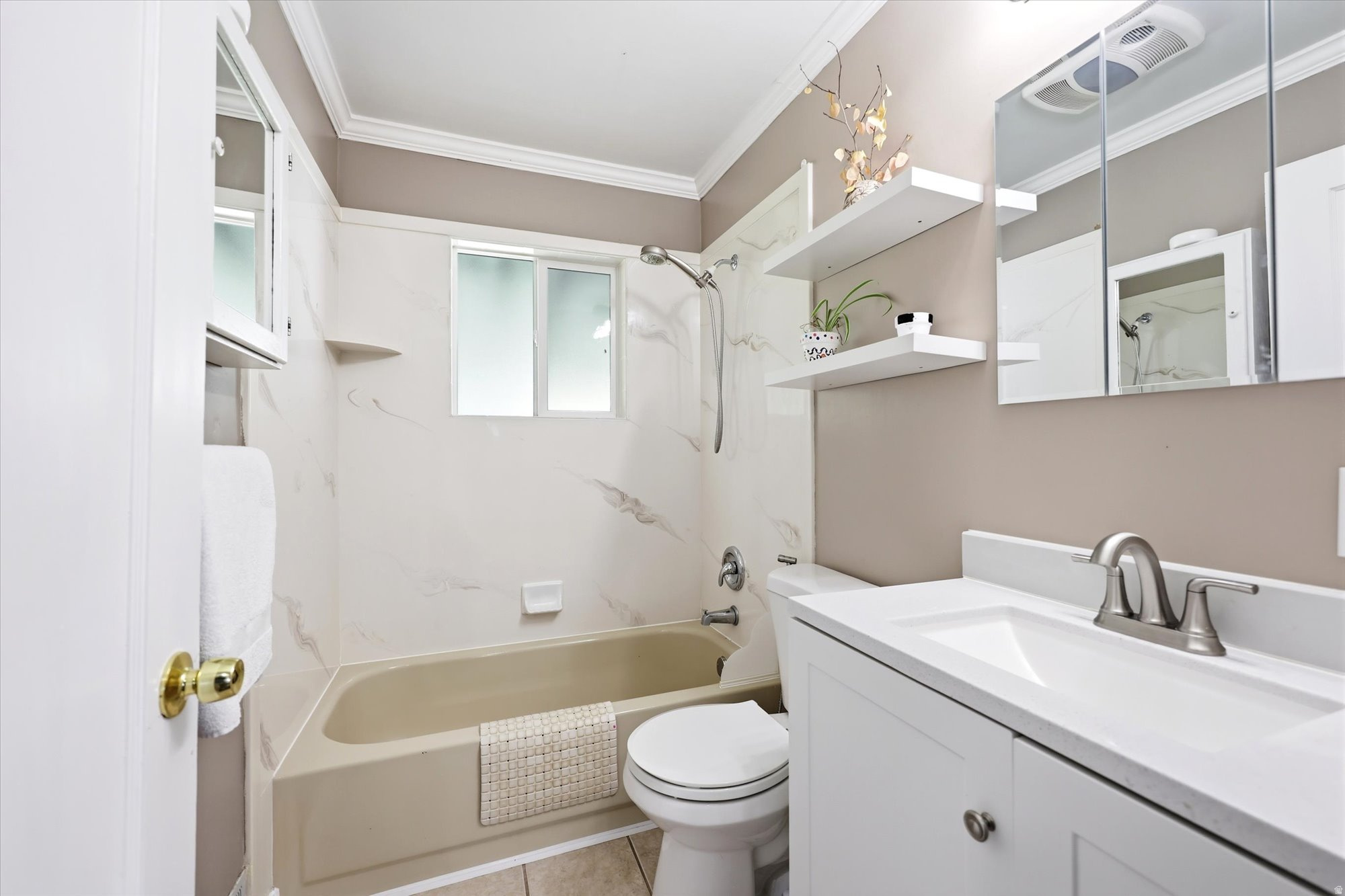 COUNTRY CLUB HTS - Residential
