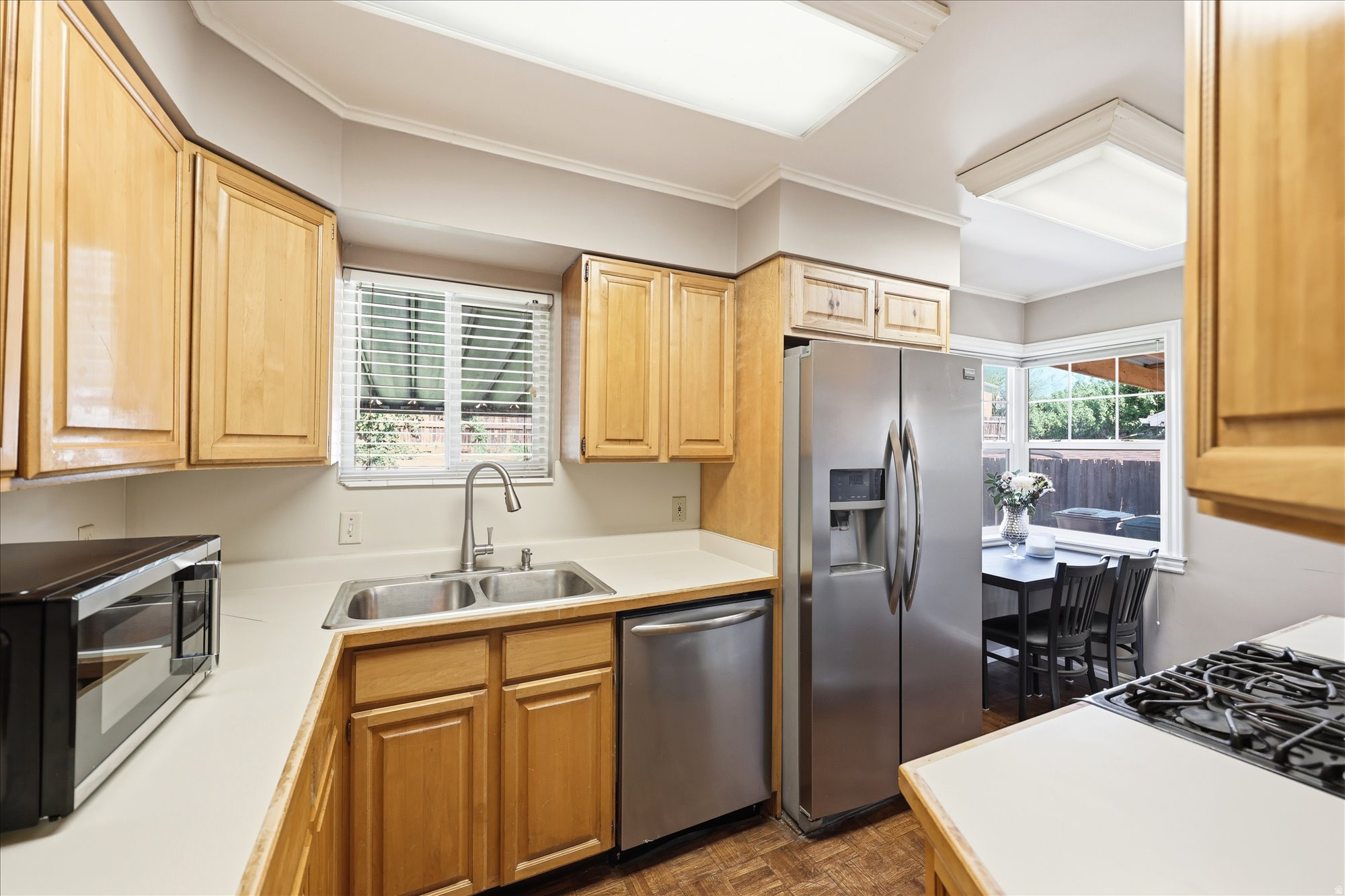 COUNTRY CLUB HTS - Residential