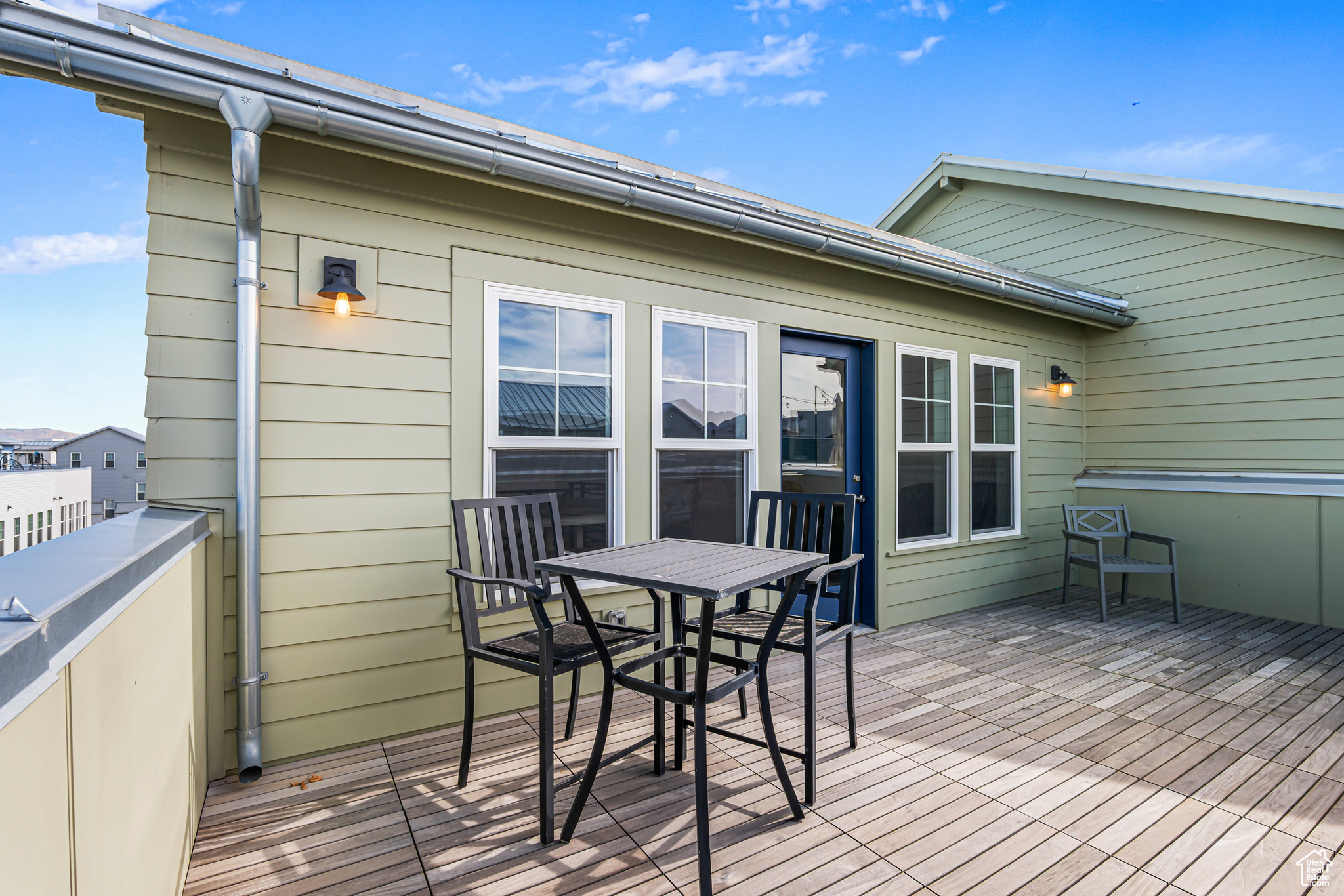 DAYBREAKMARINATWN143 - Residential