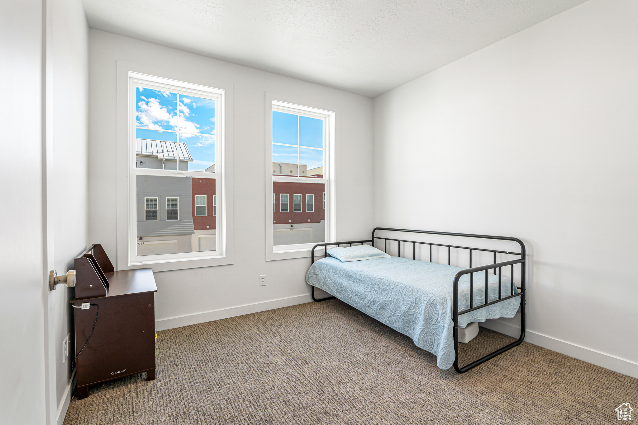 DAYBREAKMARINATWN143 - Residential