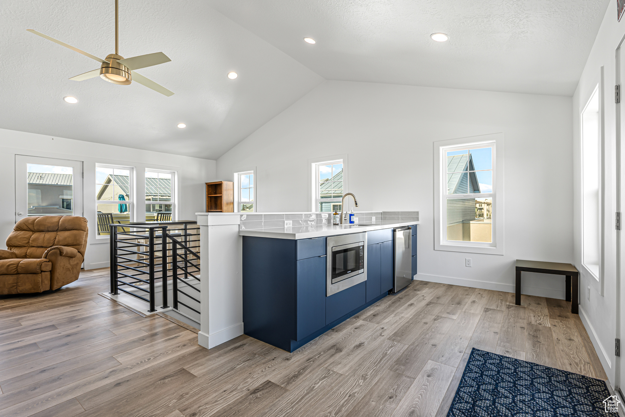DAYBREAKMARINATWN143 - Residential