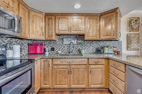 Tiny photo for 6910 S PROMENADE DR E, Cottonwood Heights, UT 84121 (MLS # 2112481)
