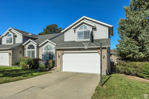 Tiny photo for 6910 S PROMENADE DR E, Cottonwood Heights, UT 84121 (MLS # 2112481)
