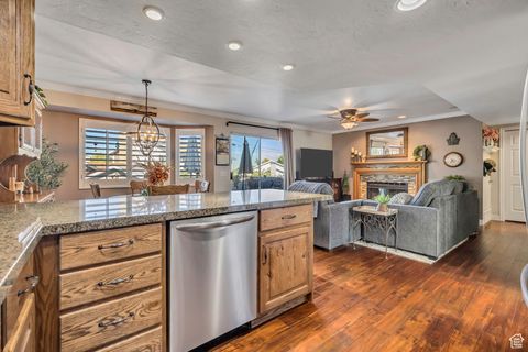 Tiny photo for 6910 S PROMENADE DR E, Cottonwood Heights, UT 84121 (MLS # 2112481)