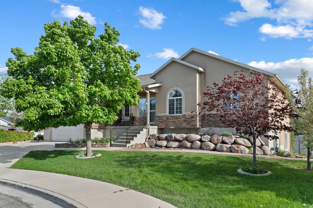 Photo of 2887 S STAR BROOK CIR CIR W, West Valley City, UT 84128 (MLS # 2153559)