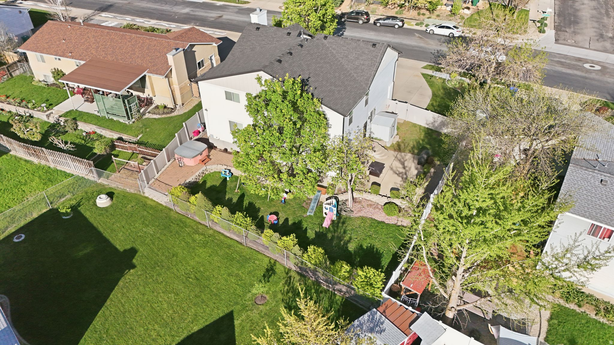 CAVE HOLLOW - Residential