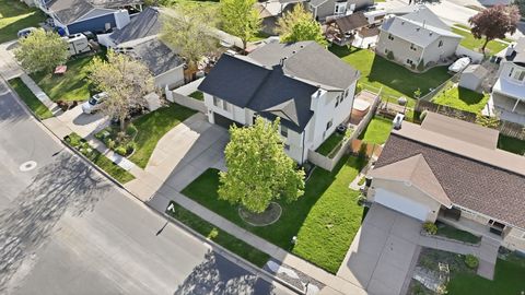 Tiny photo for 1264 BROOKE LN, Farmington, UT 84025 (MLS # 2149411)