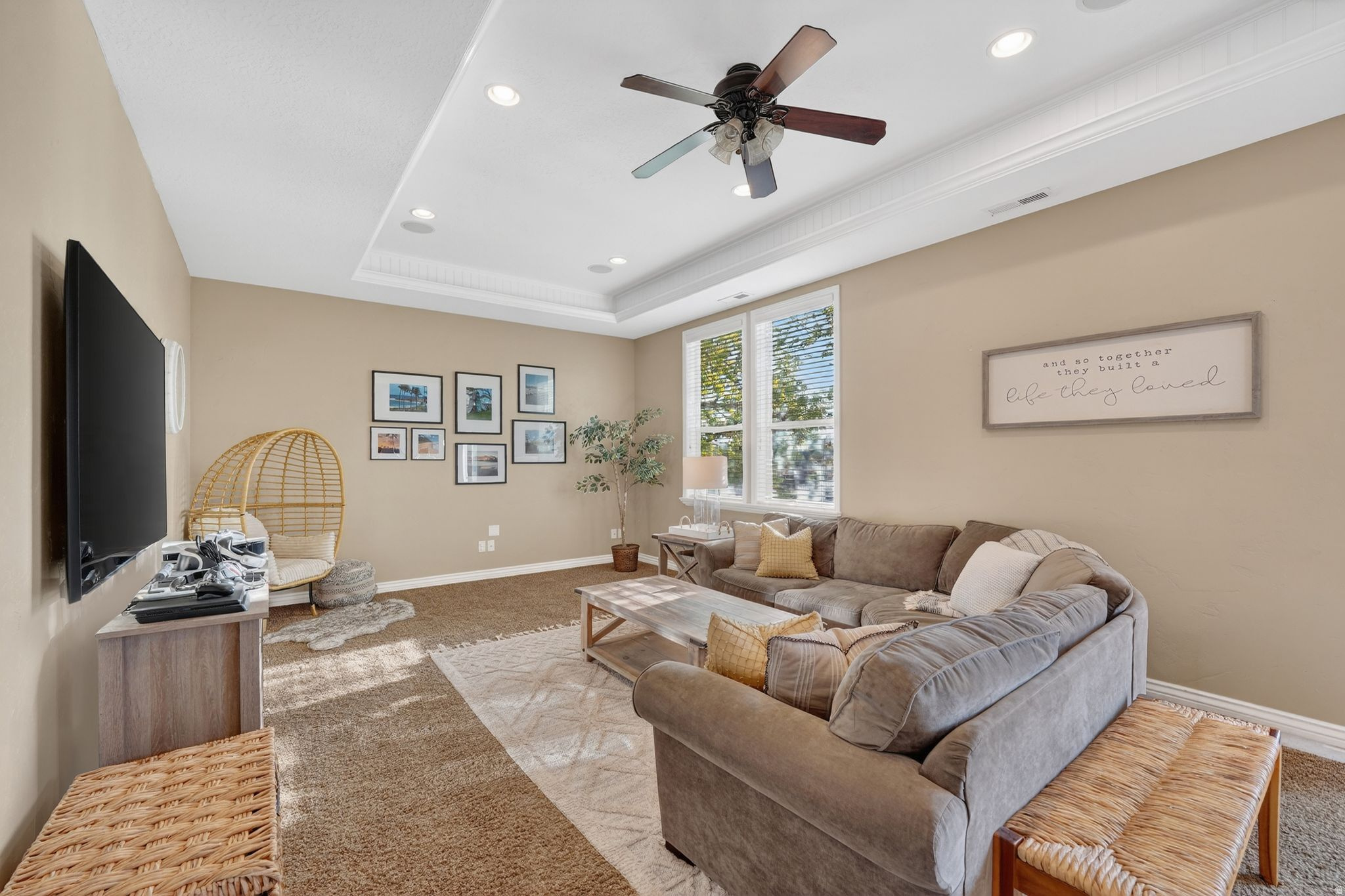 CAVE HOLLOW - Residential