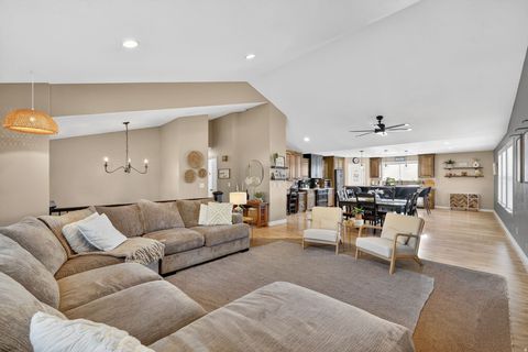 Tiny photo for 1264 BROOKE LN, Farmington, UT 84025 (MLS # 2149411)