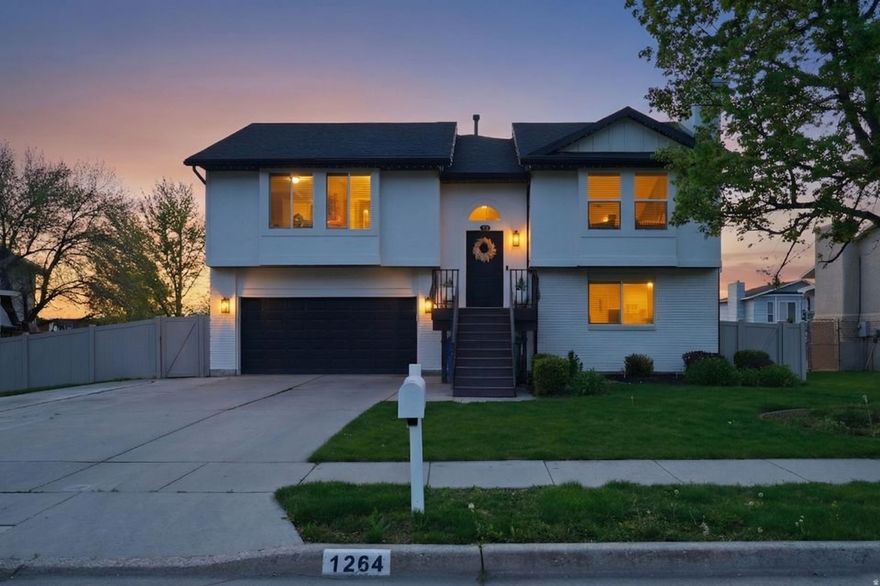 *GRAND OPEN HOUSE THIS SATURDAY, APRIL 11TH, 12PM - 3PM* Welcome to this beautifully remodeled home in the heart of Farmington. This 5 bedroom, 3 bathroom home has been fully updated with a clean, modern feel and a highly functional layout. The main level is open and inviting, with an updated kitchen that flows directly into the living space, making it perfect for everyday living and hosting guests! Located in a highly sought after area, you are just minutes from top rated schools, parks, shopping, and easy freeway access. Homes like this, in this location, do not come up often. If you've been waiting for the right home in Farmington, this is it! *Refrigerator, washer, and dryer can be included with a strong offer.* Square footage from county records and provided as a courtesy estimate only. Buyer and buyer's agent to verify all.