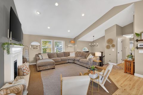 Tiny photo for 1264 BROOKE LN, Farmington, UT 84025 (MLS # 2149411)