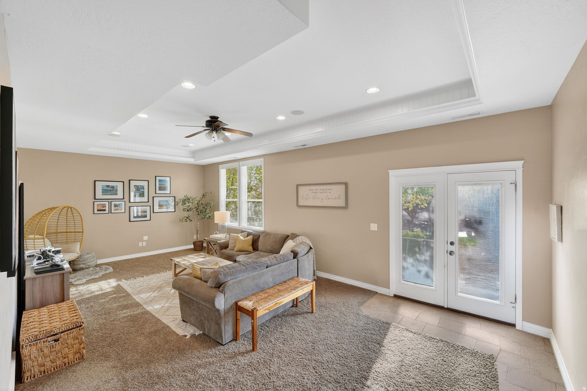 CAVE HOLLOW - Residential