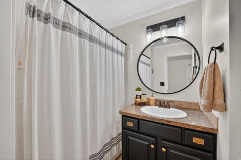 Tiny photo for 1264 BROOKE LN, Farmington, UT 84025 (MLS # 2149411)