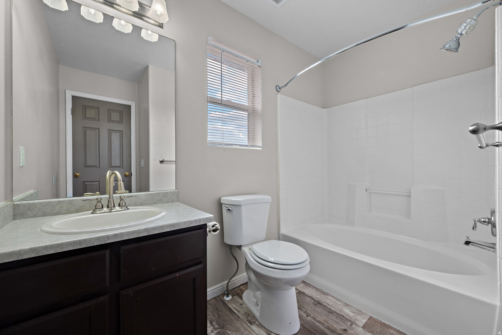 COUNTRY CROSSING - Residential