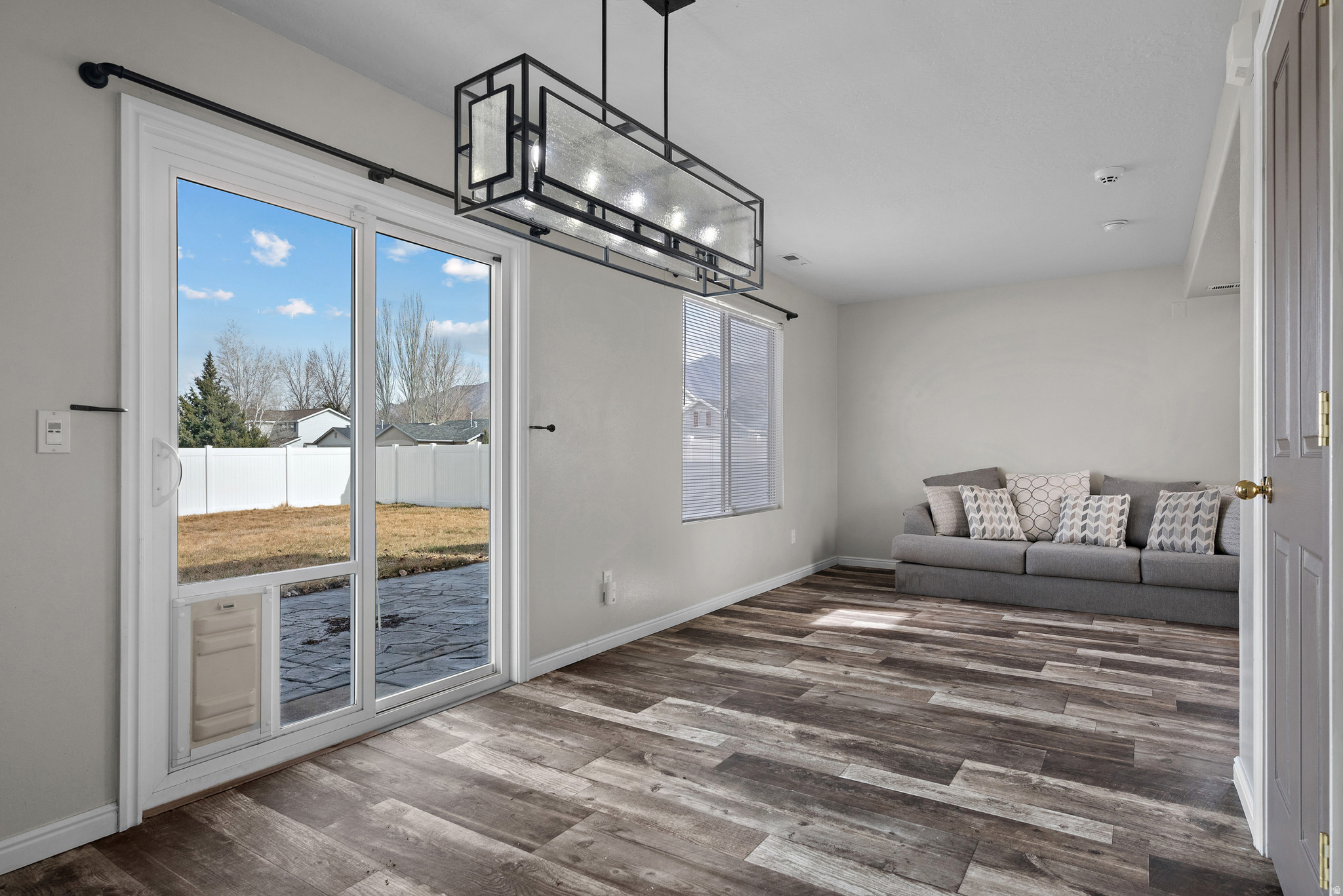 COUNTRY CROSSING - Residential