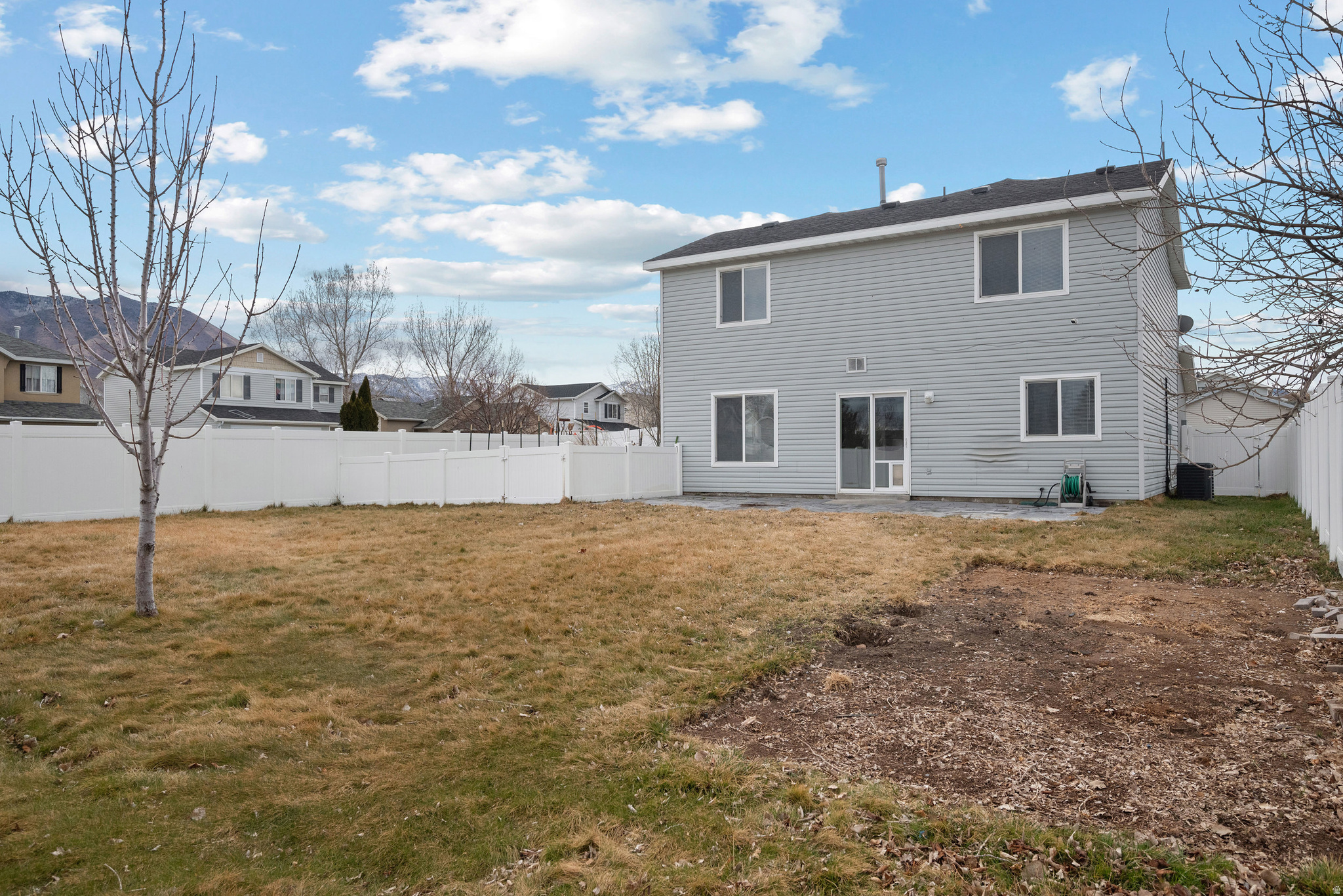 COUNTRY CROSSING - Residential