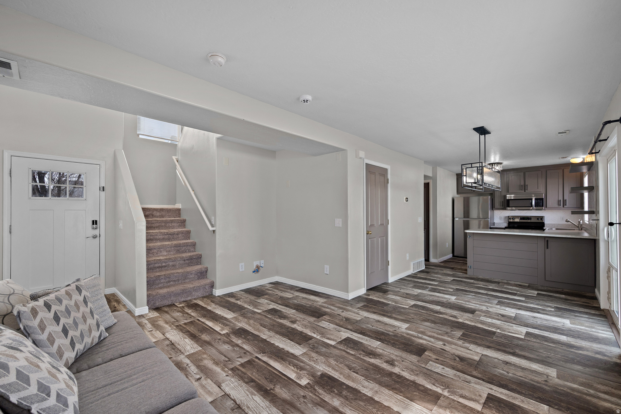 COUNTRY CROSSING - Residential