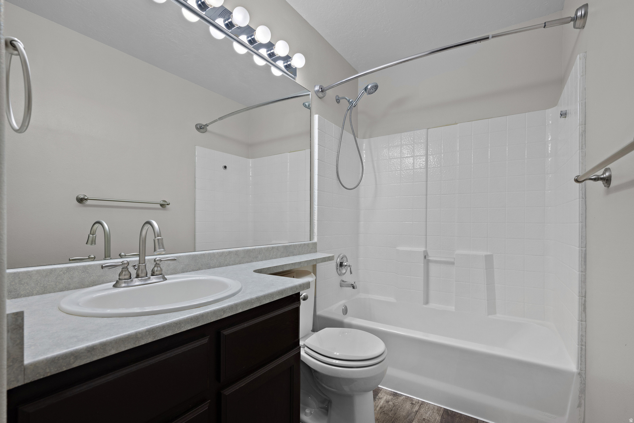 COUNTRY CROSSING - Residential