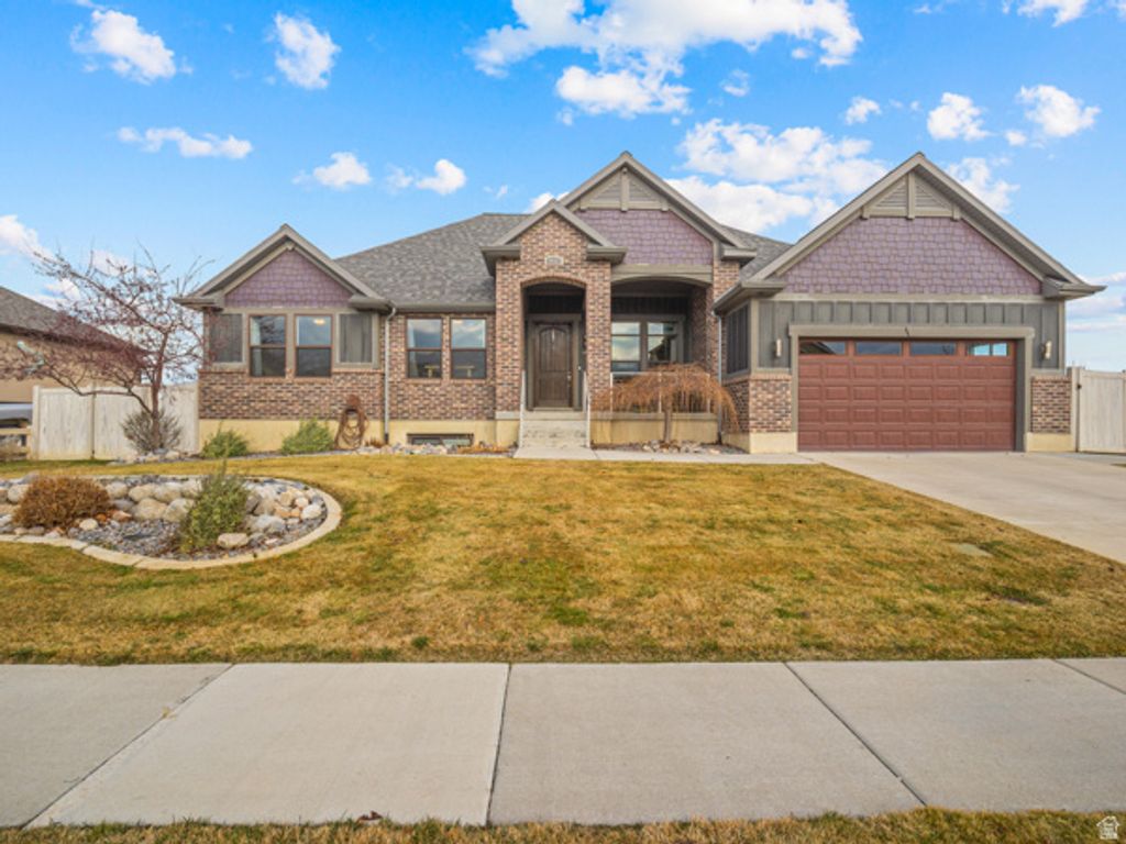 Photo of 1433 S WHITE ST W, Lehi, UT 84043 (MLS # 2141055)