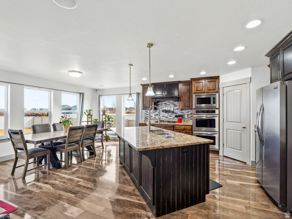 SNOWS SPRINGS - Residential