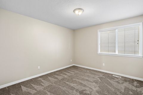 Tiny photo for 1563 OAKRIDGE PARK DR, Farmington, UT 84025 (MLS # 2120231)
